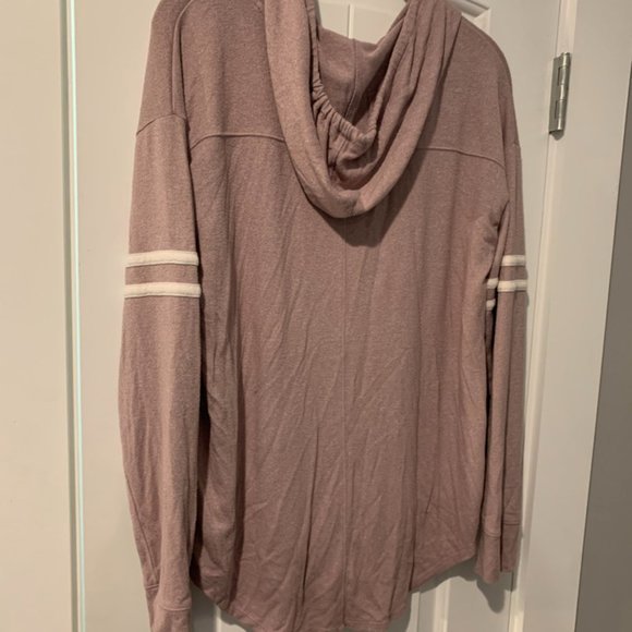 Maurices Lightweight Hoodie Purple Size Medium LIKE NEW - Picture 4 of 6